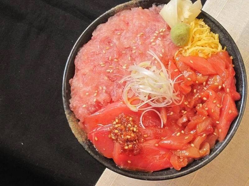 川崎市で人気の海鮮丼屋では天然まぐろを提供いたします