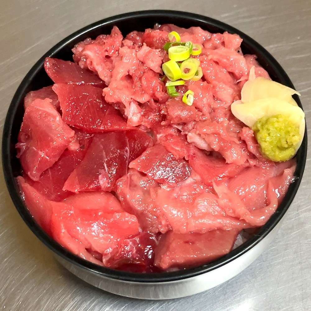 ★月１ランチ会来週18（月）です！肉食べマッスル！（どんぶり屋まぐろ大将）