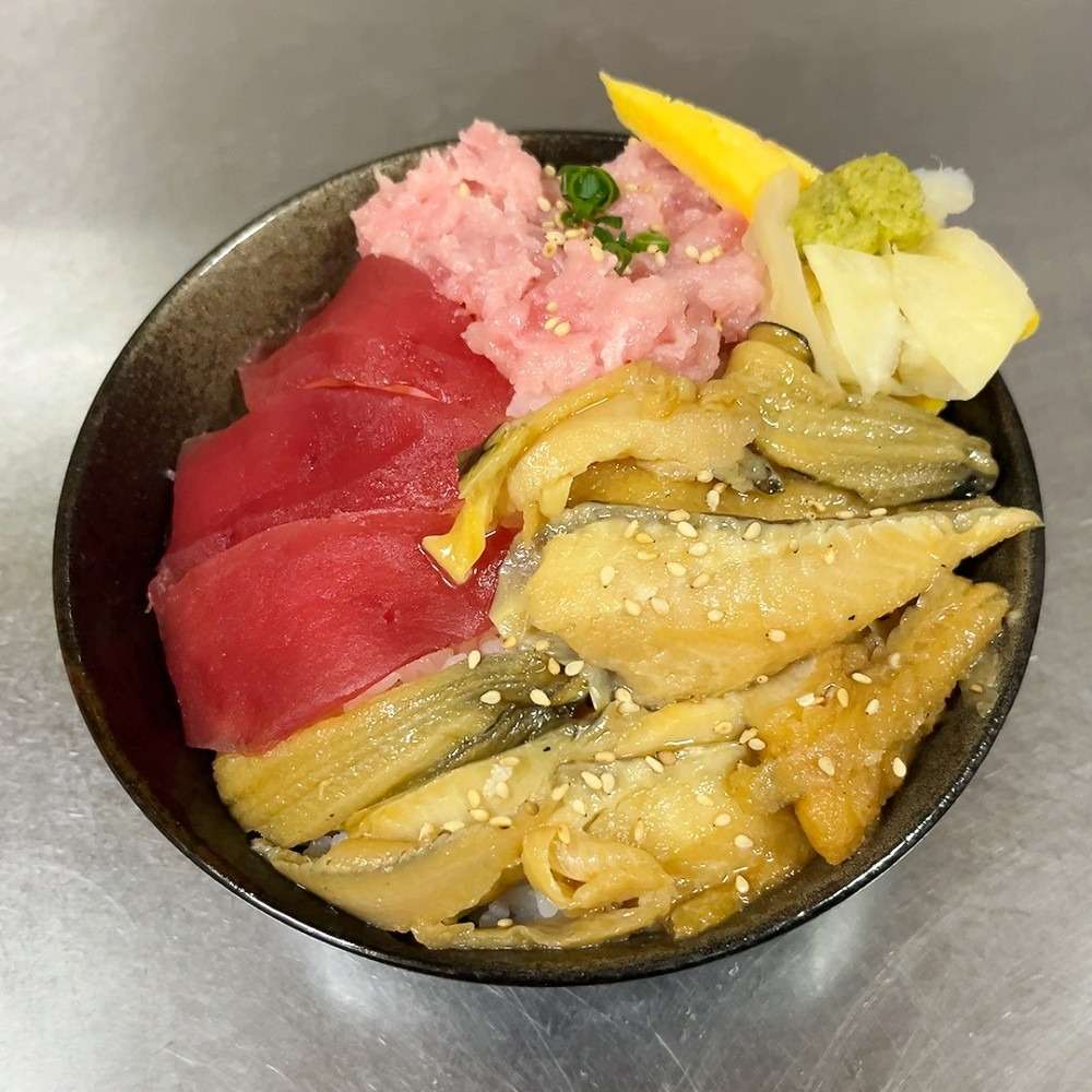 ★週末限定丼は？★（どんぶり屋まぐろ大将）