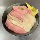 ★週末限定丼は・・・★（どんぶり屋まぐろ大将）